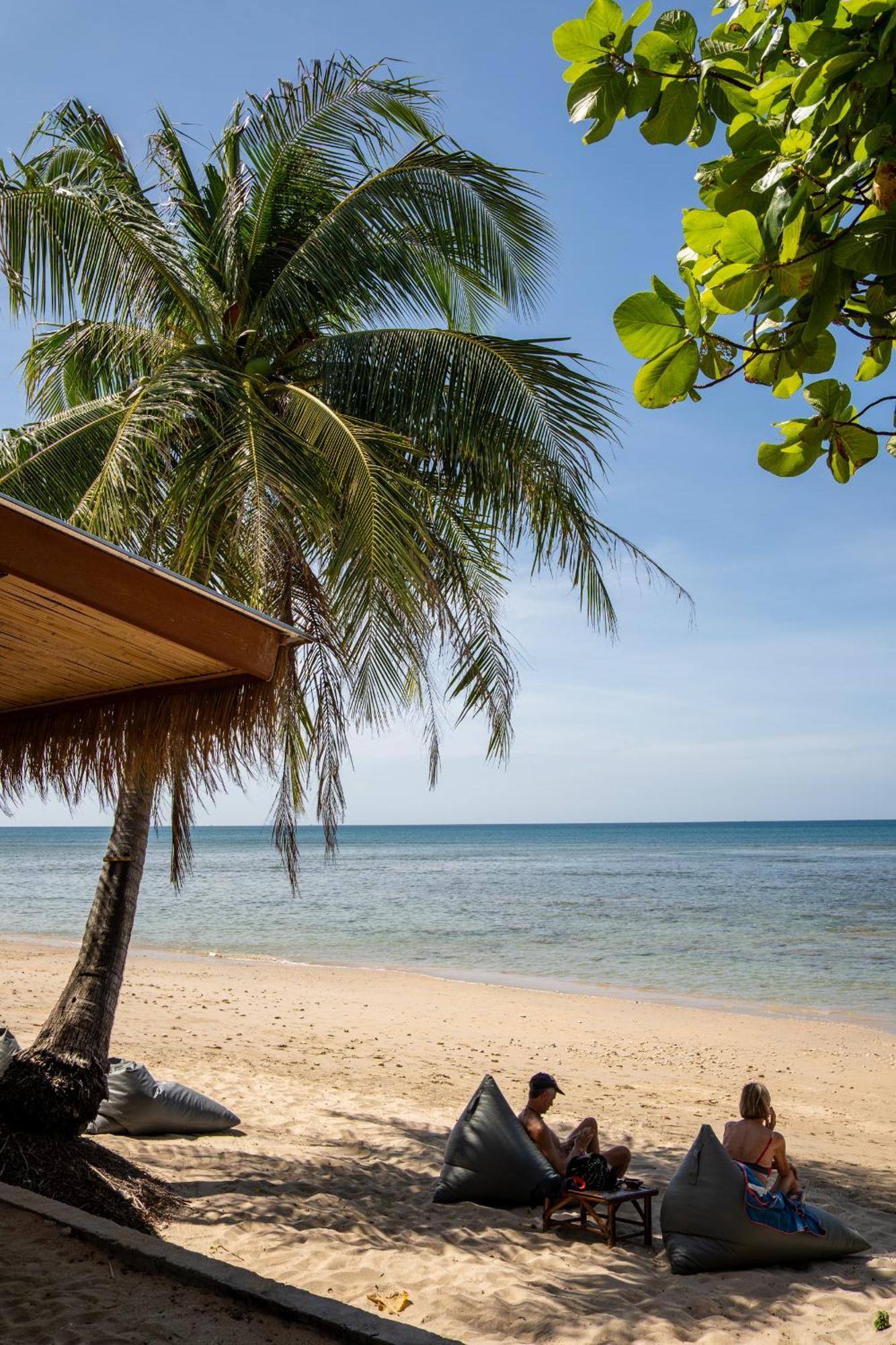 Isara Lanta Beach Resort Koh Lanta Exterior photo
